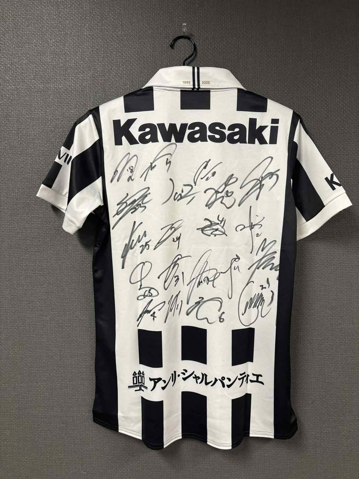 複数選手]【レプリカ】30周年記念ユニフォーム (直筆サイン入り) | Fun