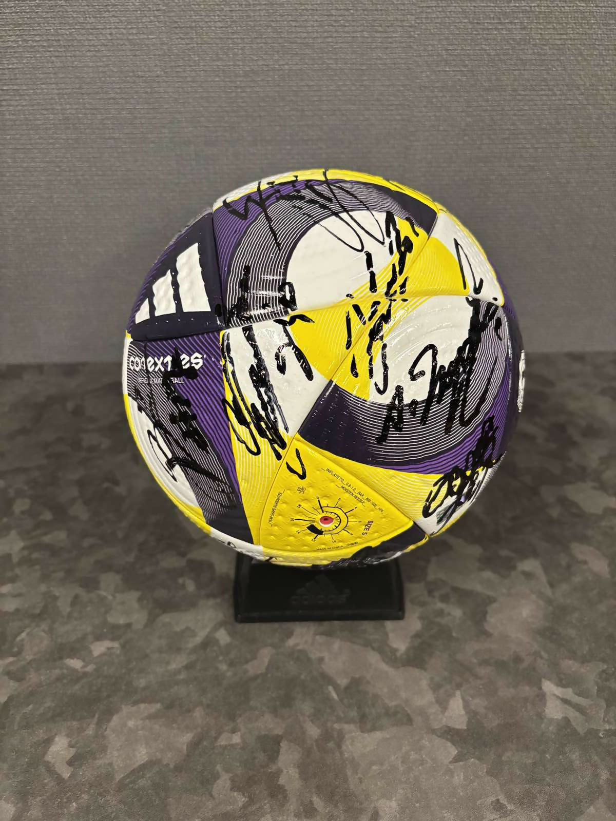 kobe ball4