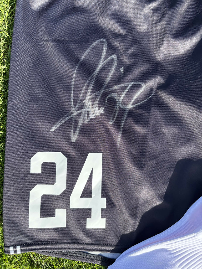 [#24 酒井選手]【オーセン】30周年記念ユニフォームパンツ・ソックス (直筆サイン入り・撮影時着用)