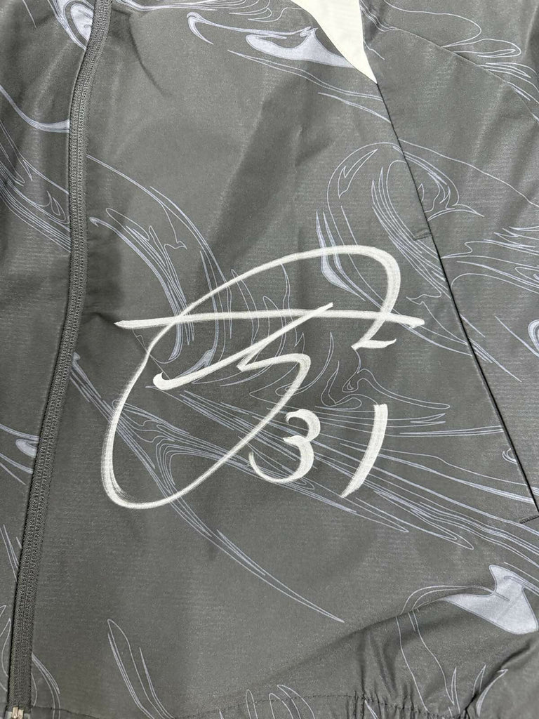 [#31岩波選手]2023ピッチ入場時着用　ストレッチクロスグラフィックフーディージャケット(直筆サイン入り・実使用)