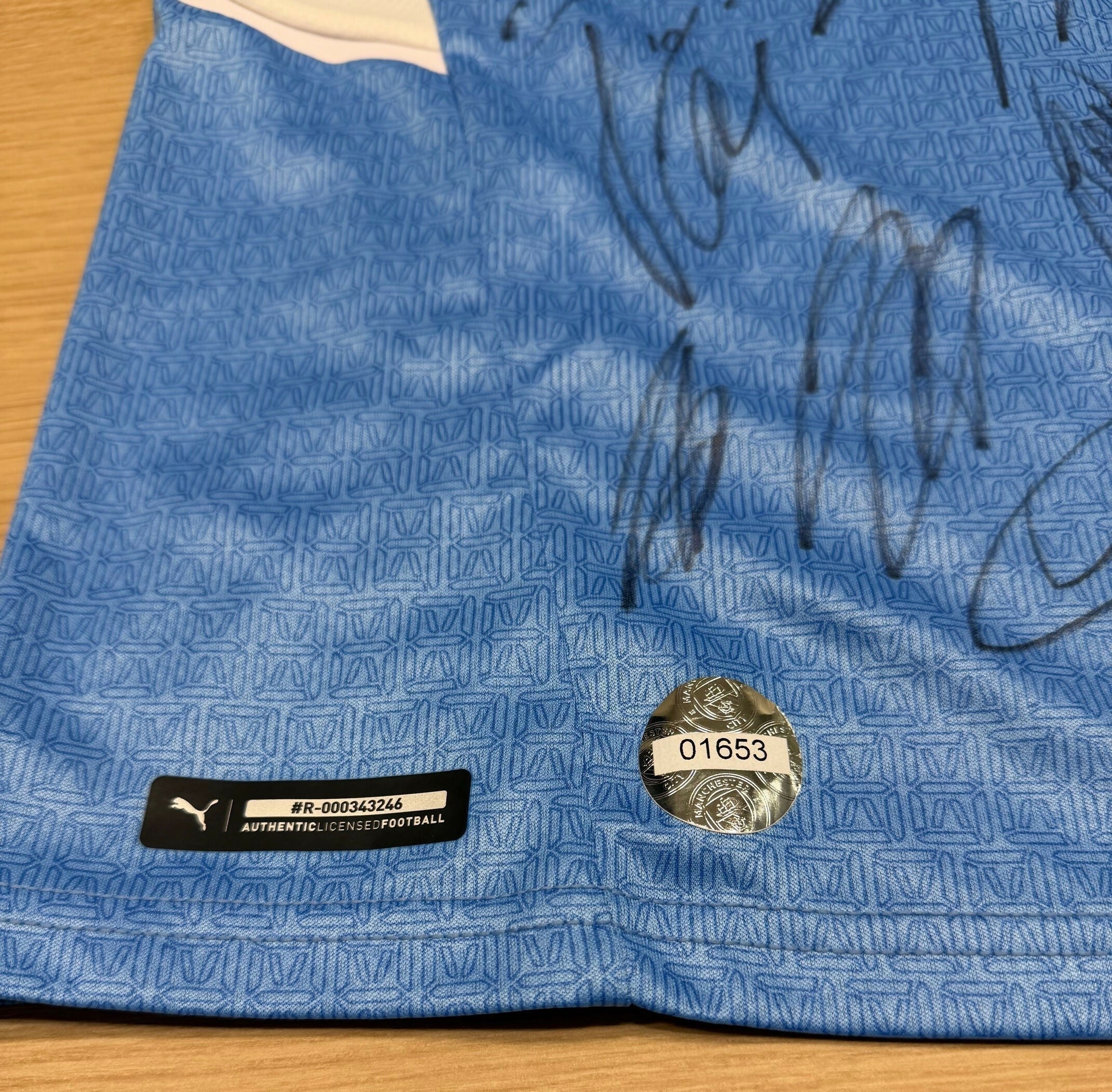 Manchester City ユニフォーム 直筆サイン入り優勝記念当選品 | ヤマダ