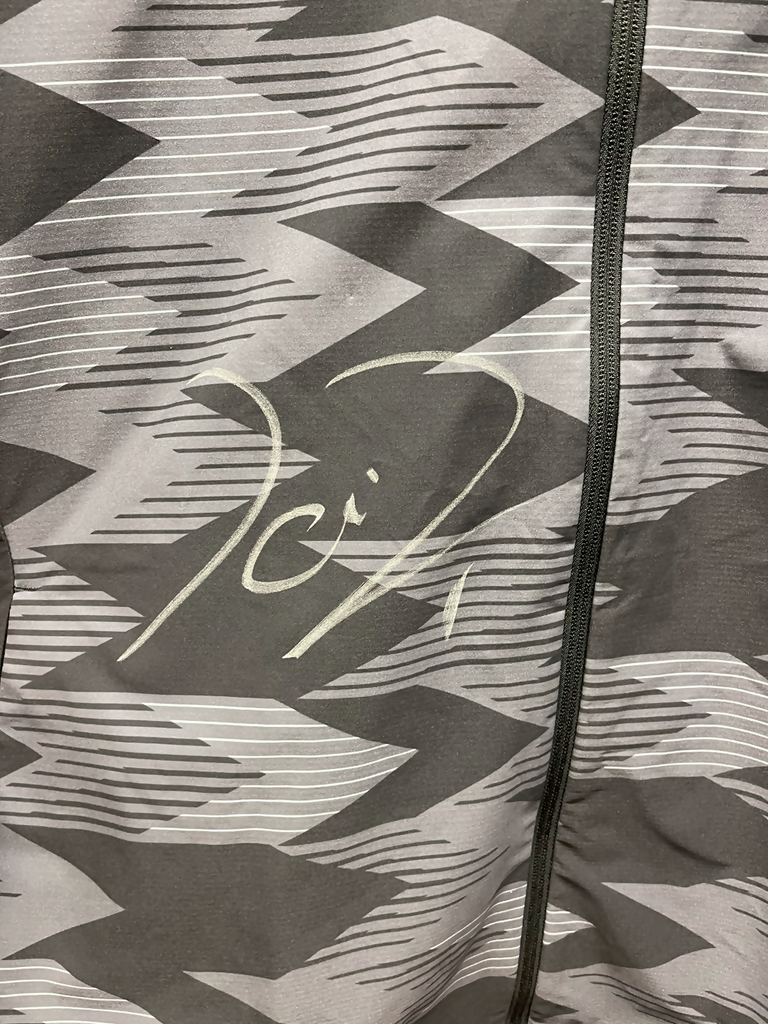 [#1前川選手]ピッチ入場時着用　ストレッチクロスグラフィックフーディージャケット(直筆サイン入り・実使用)