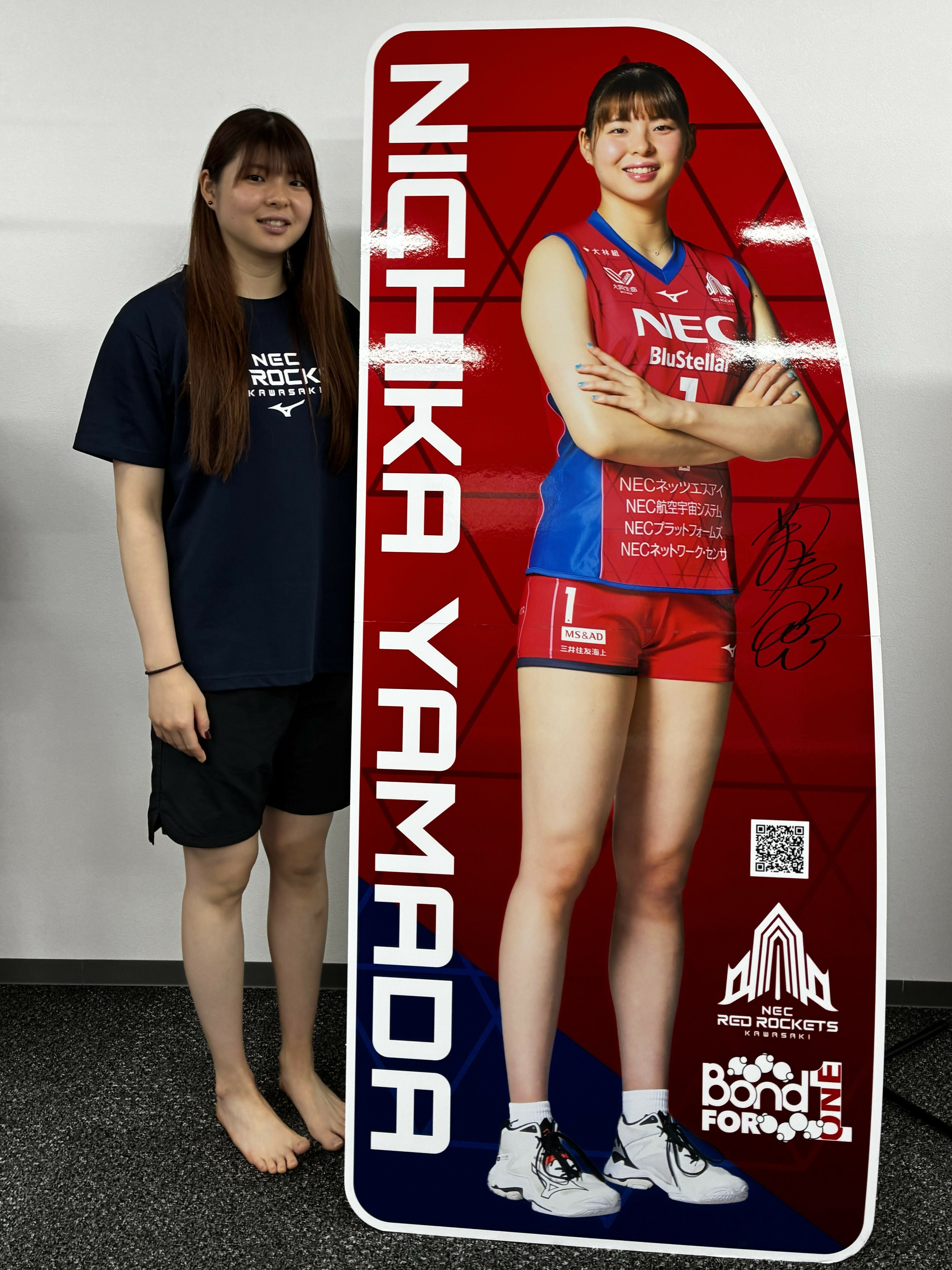 [山田二千華選手]2025-26シーズン等身大パネル(直筆サイン入り)(チェキ付)