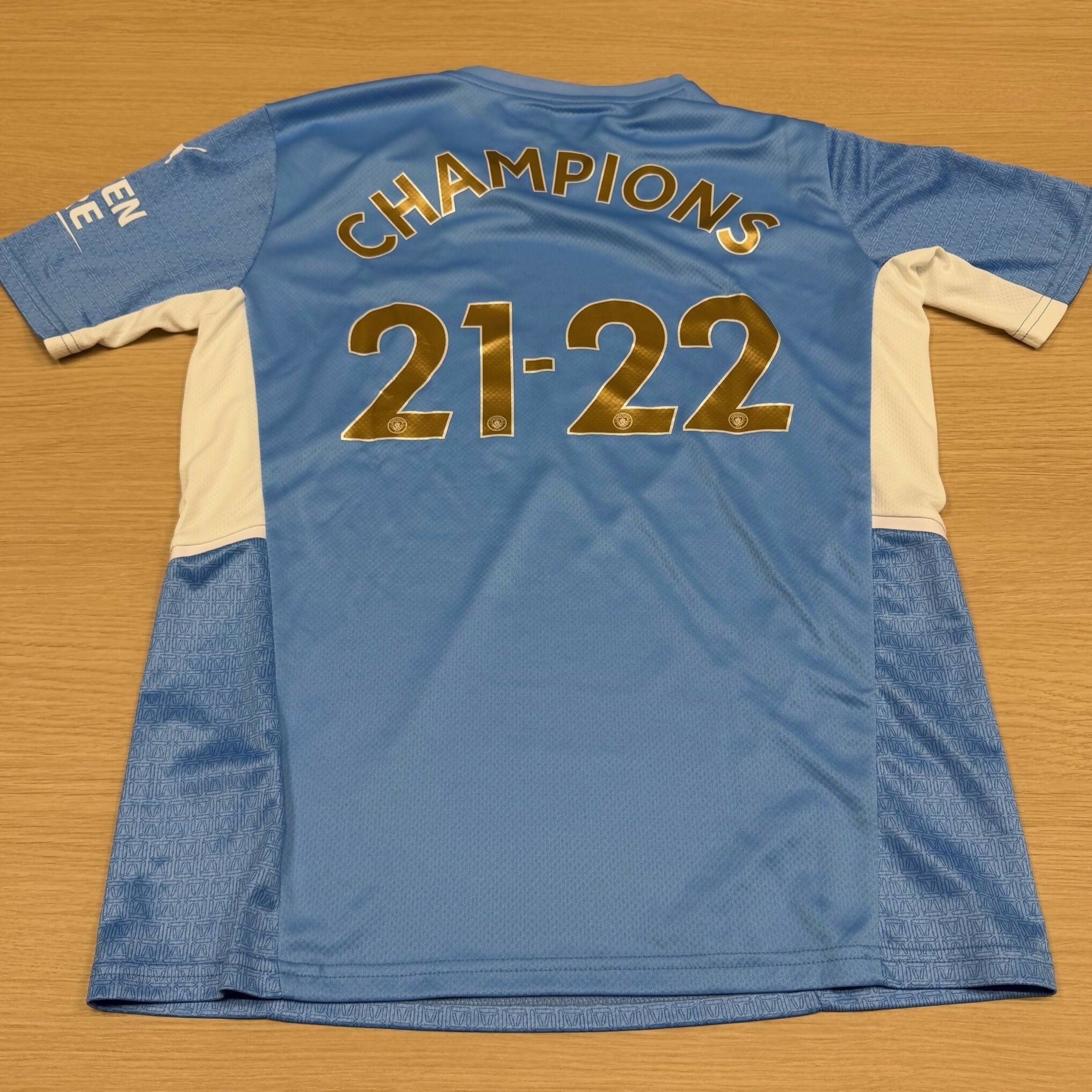 [複数選手]2021-22シーズン優勝記念ユニフォーム (直筆サイン入り)
