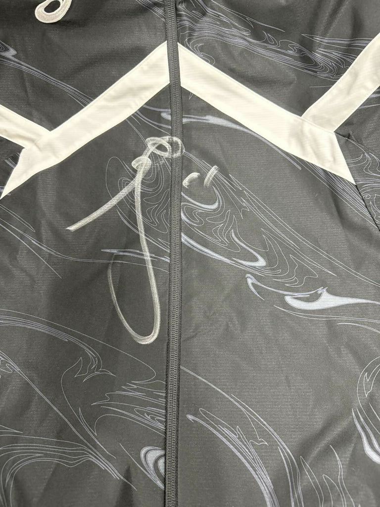 [#11武藤選手]2023ピッチ入場時着用　ストレッチクロスグラフィックフーディージャケット(直筆サイン入り・実使用)